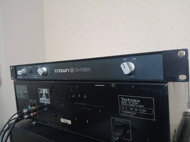 Crown  Amplifier 2