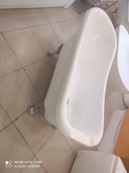 acrylic jacuuzi  bathtubs and pvc vanities for sale 7