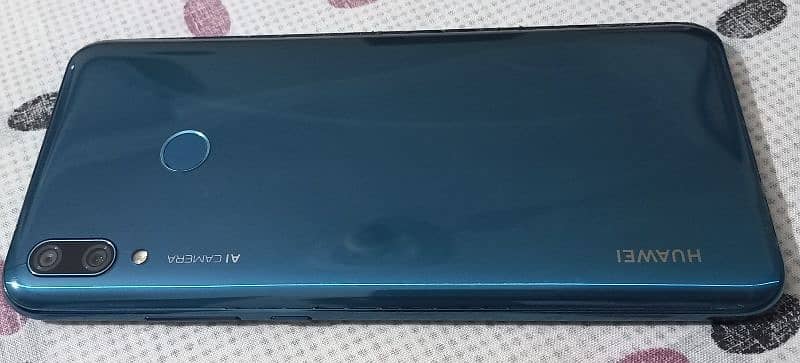 Huawei Y9 available for sale. 3