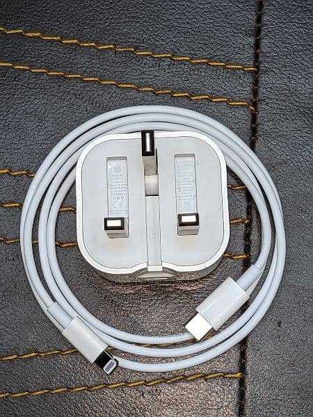 iphone 14 pro max original 20w charger with cable   0309_045_46_26 4