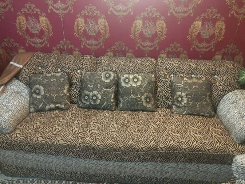 5 seater sofa set good as new condition 2