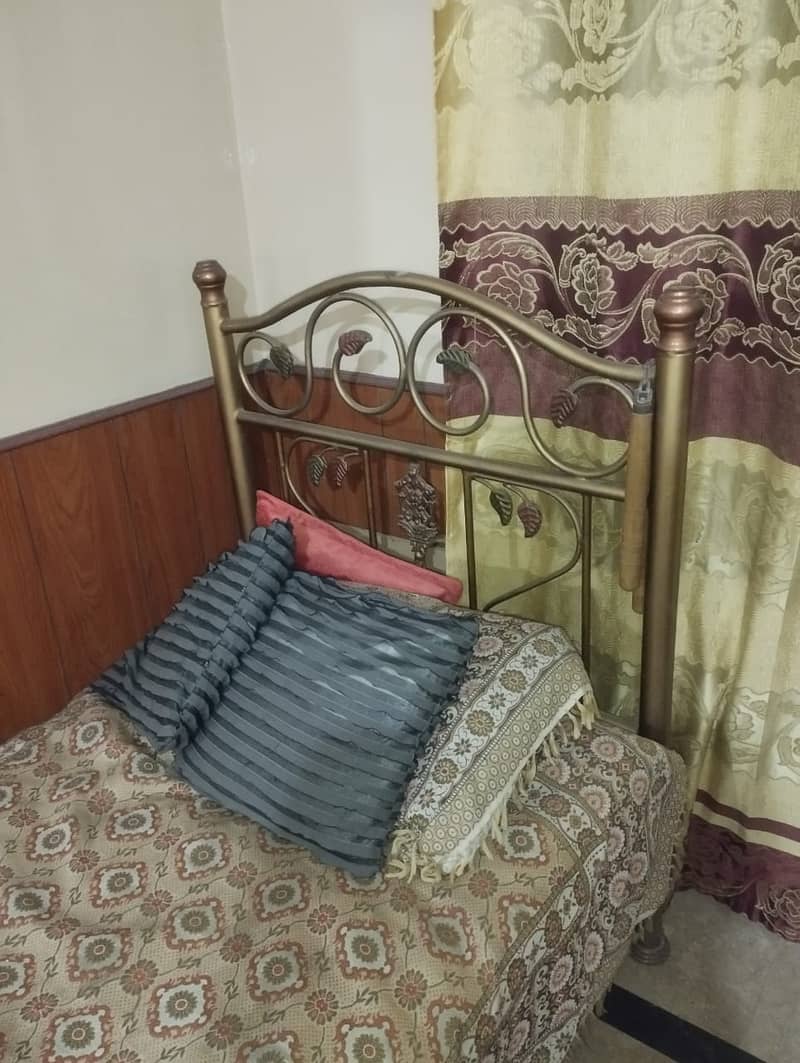 3 single iron beds (03233688008) with mattress 2
