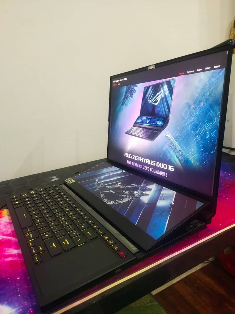 Asus ROG Zephyrus Duo 16 Gaming Laptop 3