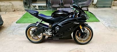 Yamaha R6 in original and stock condition !!