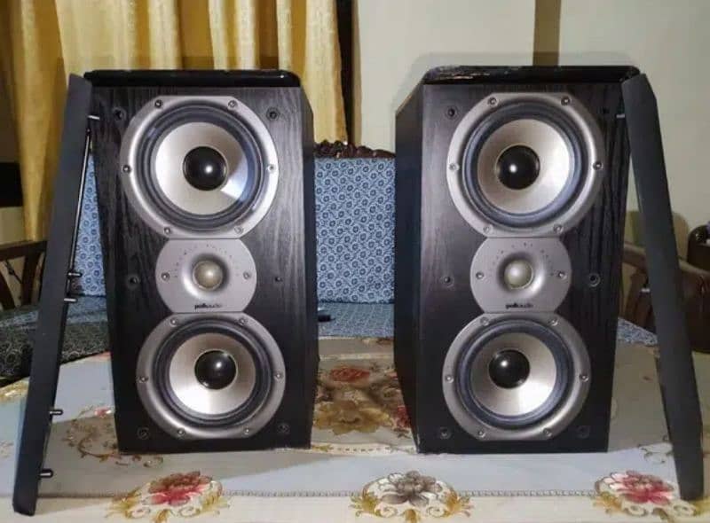 Polk Audio TSi200 Speakers 1