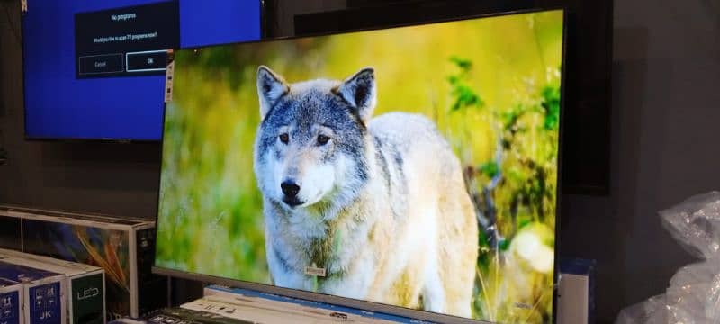 65" inch Led tv Samsung Android 4k quality picture ATTRACTIVE design 3