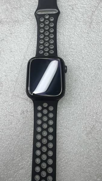 Apple watch series 6 44mm with extra straps and stand 4