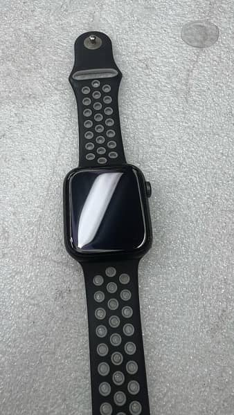 Apple watch series 6 44mm with extra straps and stand 5