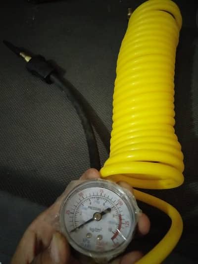 Car tire air pump
