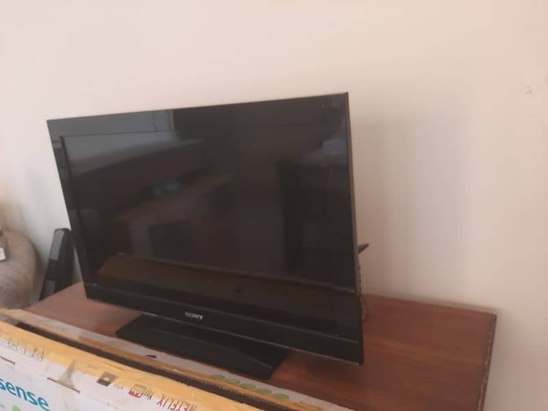Sony Bravia KLV-32BX300 - 32 Widescreen LCD TV 6