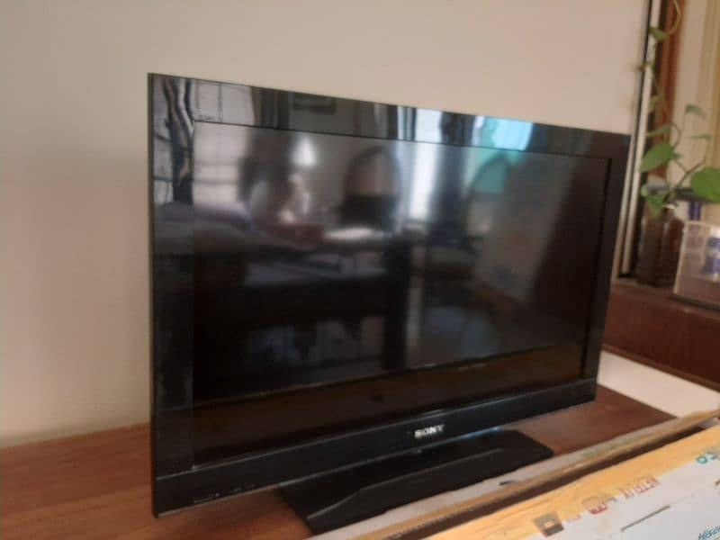 Sony Bravia KLV-32BX300 - 32 Widescreen LCD TV 7