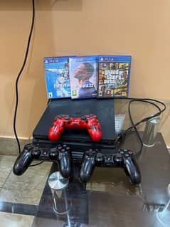 Ps 4 slim 1 tb 10/10 condition with 3 controllers and 3 games cds