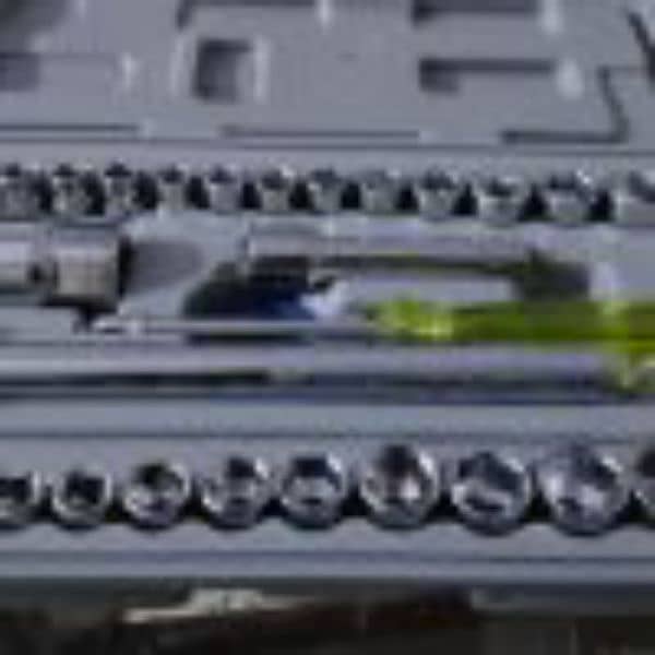 40pcs Aiwa Socket Wrench Tool Kit & Screwdriver And Socket Set 4