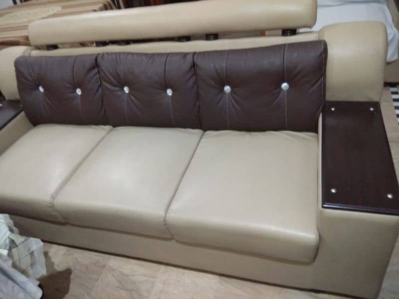 Leather sofa set (6 seater) Lahore 2