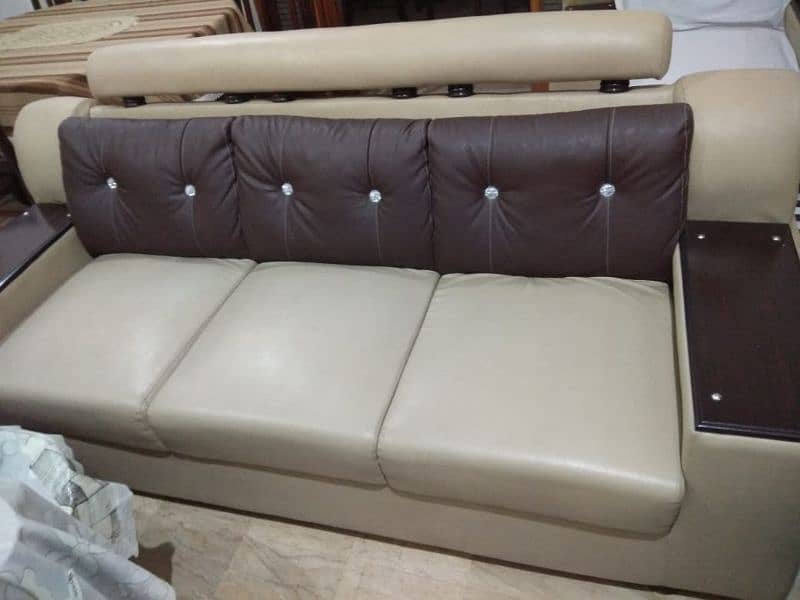 Leather sofa set (6 seater) Lahore 3