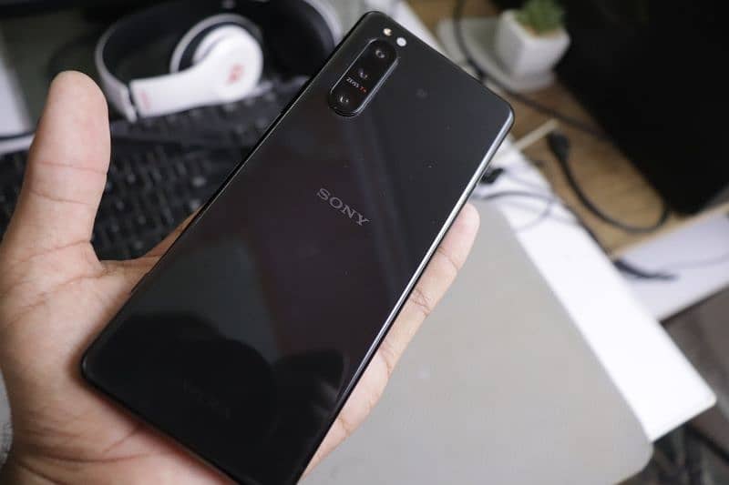 Sony Xperia 5 mark 2 official PTA approved full 10 by 10 condition 0