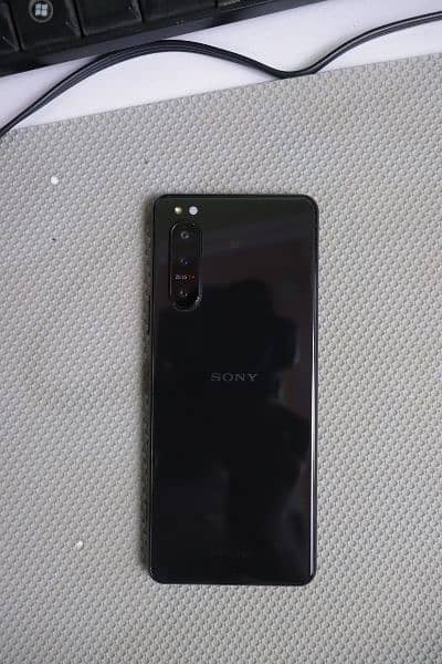 Sony Xperia 5 mark 2 official PTA approved full 10 by 10 condition 5