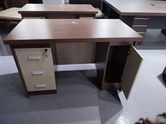 any office tables available