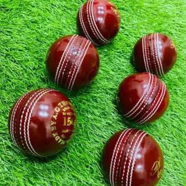 Cricket Hard Balls Red/White 2