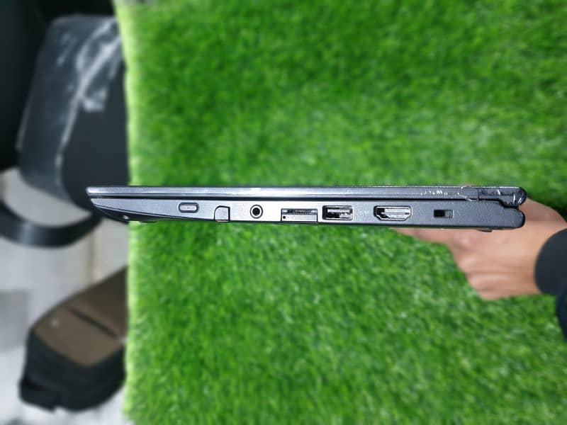 Lenovo Yoga X370 i5-7th, 8/256, 13.3" FHD Touch 360° Rotatable 4