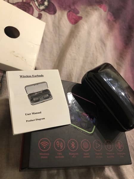 Wireless earbuds in good condition 2