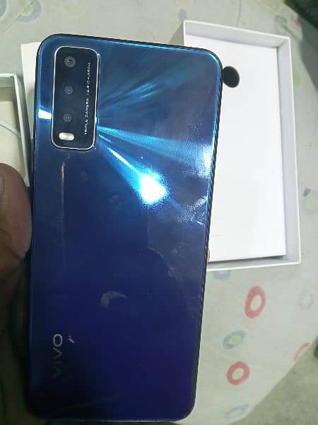 Vivo y20 new condition 03224156200 condition 10/10 with complete  box 4