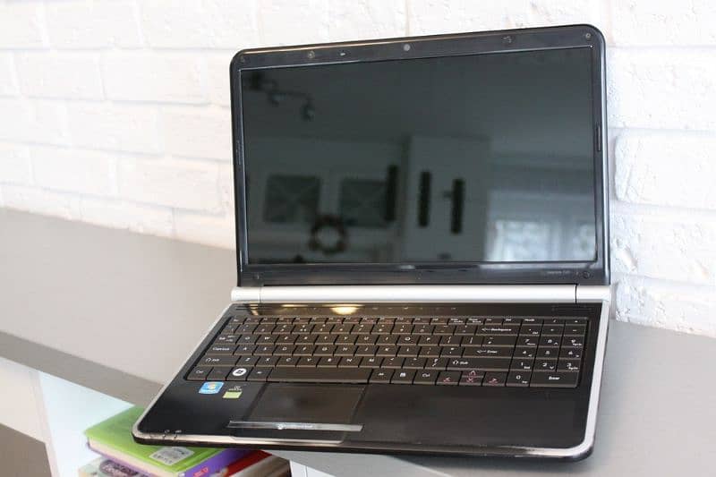 Pakardbell Acer Glossy Laptop 4th Gen 4GB Ram 250GB HDD 2hrs btry tmng 2