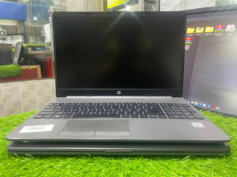 HP 250 G8 Notebook i5 10th Gen 1