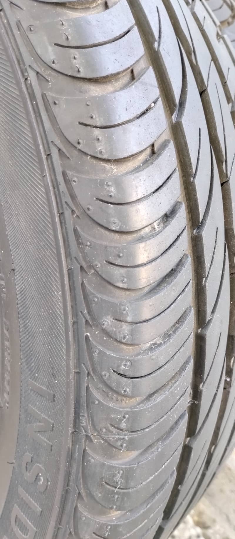 Tyres 215/55 R-16 Almost New Condition 2