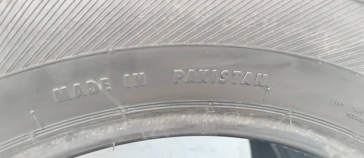 Tyres 215/55 R-16 Almost New Condition 5