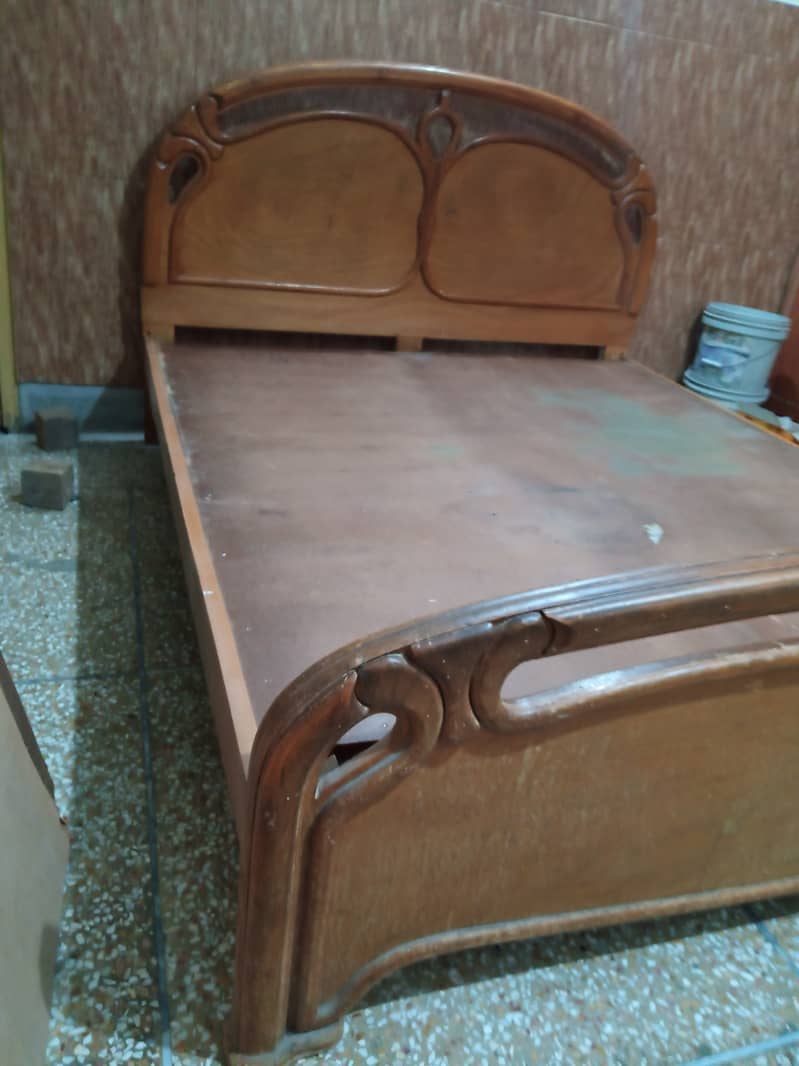 Queen size bed for sale 1