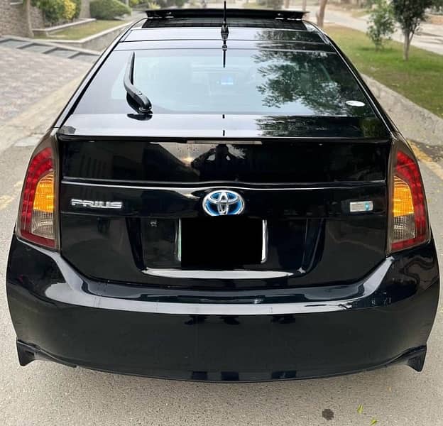 Toyota Prius panaromic solar panel sunroof 16