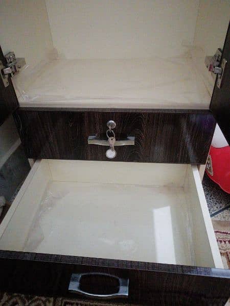 small baby hanging cupboard. very good condition 2