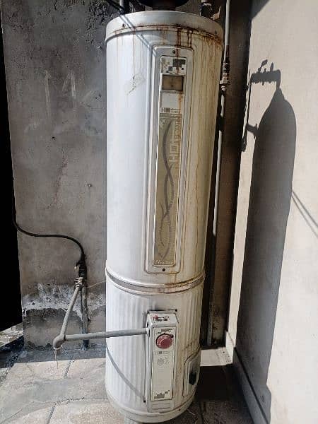 Gas Gyser for Sale Condition 8.5/10 3
