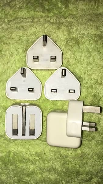 Apple 5W (5V-1A)  Original Chargers From UK For iPhones/iPads/Airpods. 0