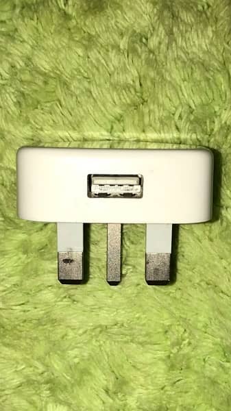 Apple 5W (5V-1A)  Original Chargers From UK For iPhones/iPads/Airpods. 5