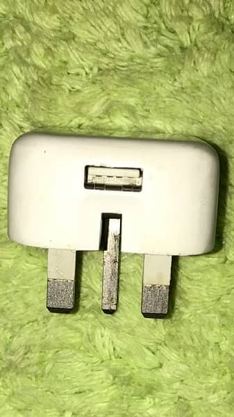 Apple 5W (5V-1A)  Original Chargers From UK For iPhones/iPads/Airpods. 11