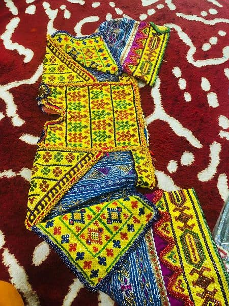 afghan traditional clothes 1