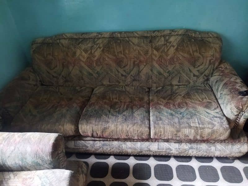 7 Seaters Sofa Set in Good Condition 2
