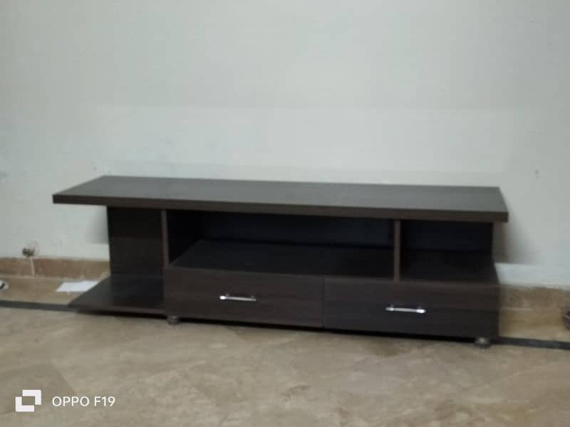 TV console in excellent condition 0