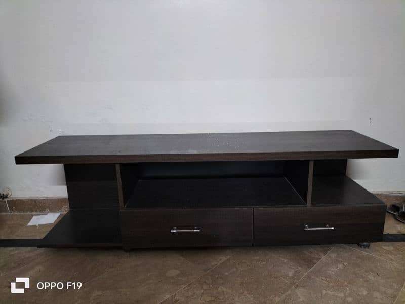 TV console in excellent condition 1