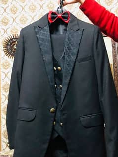 Black coloured Full Three piece and waist coat