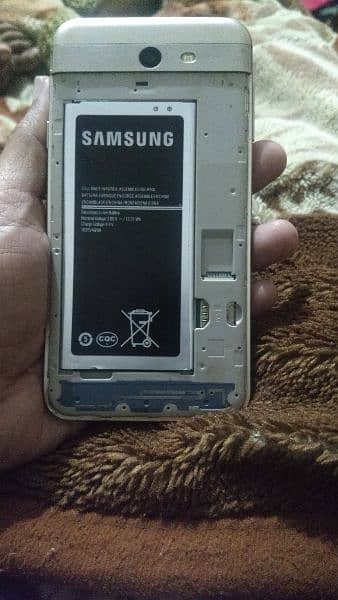 Samsung Galaxy J7 prime 6