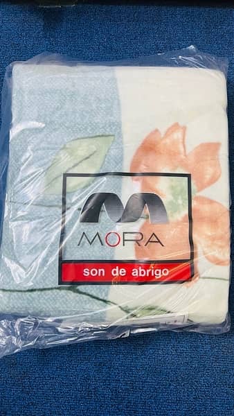Mora Gold Blanket 4