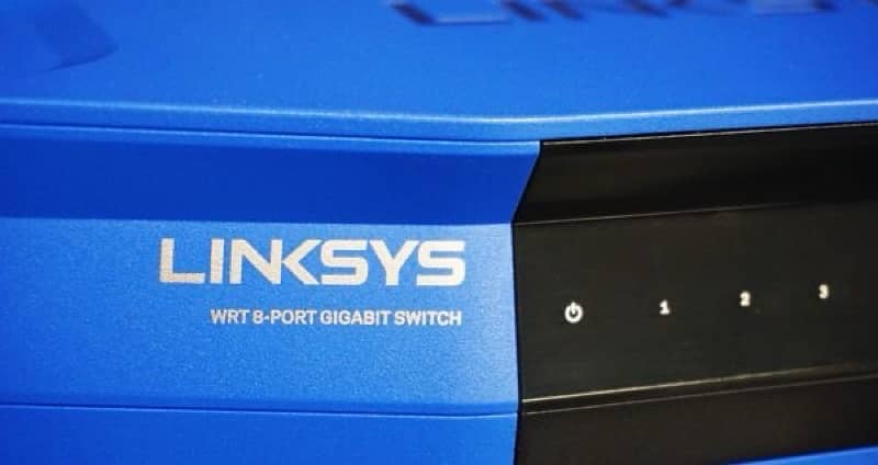 Linksys SE4008 Switch 3