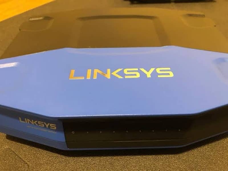 Linksys SE4008 Switch 5