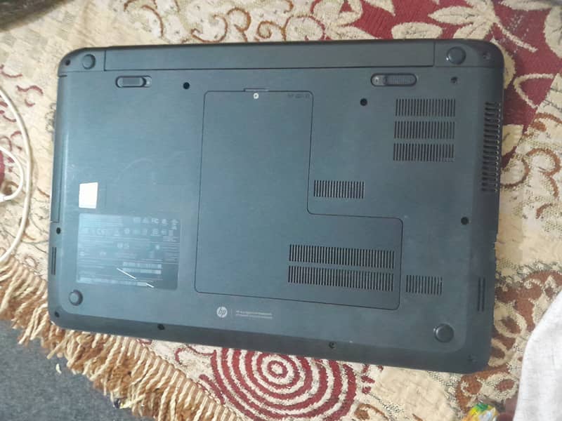 Urgent. Hp Laptop for sale machine AMD-A6 5200 3rd generation 8