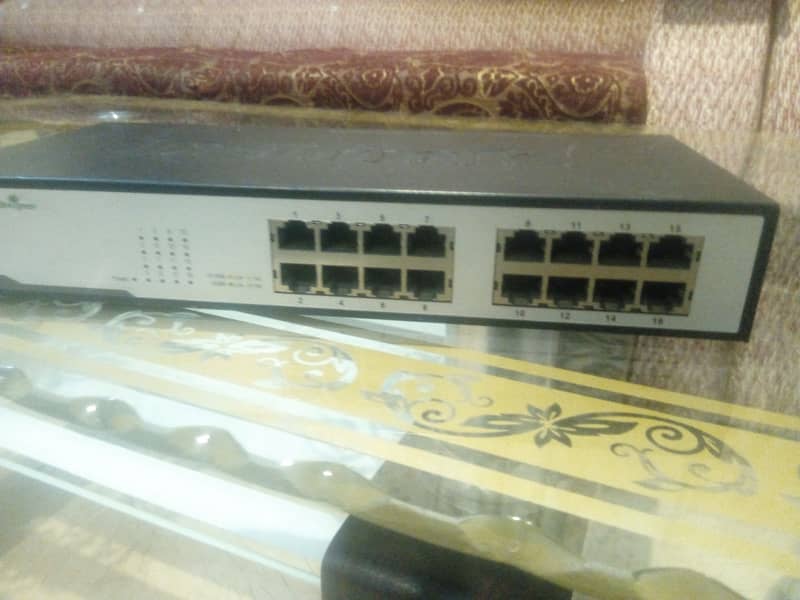 D-link 16-port Network Switch 4