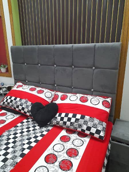Queen size bed in grey color 6