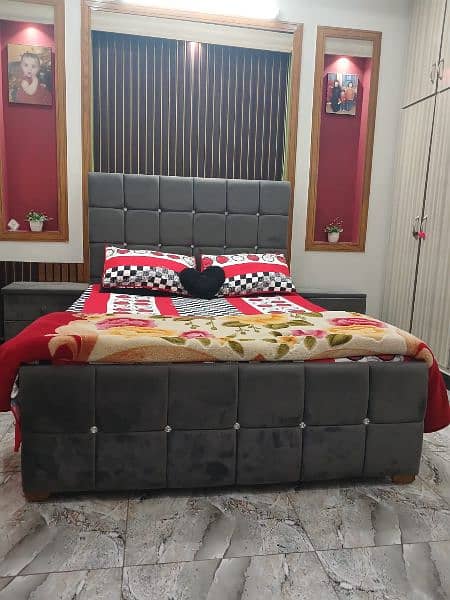 Queen size bed in grey color 7